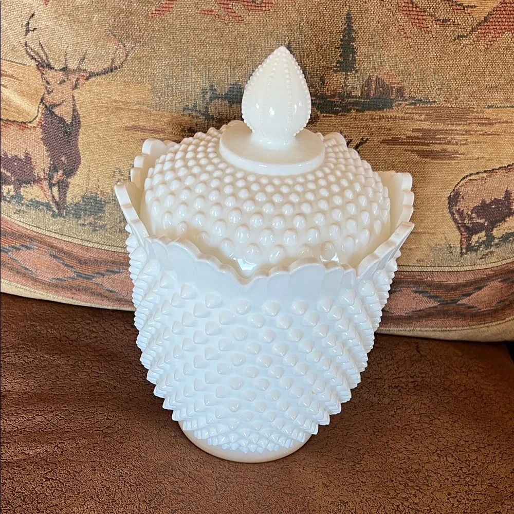 Elegant White Hobnail Milk Glass Cookie Jar. - Picture 1 of 10